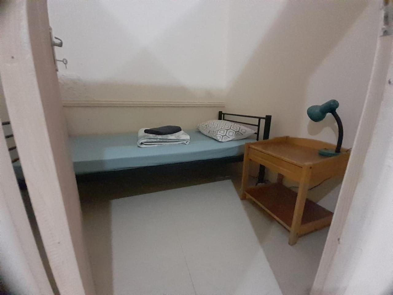 Backpacker'S Bed - No Parking Space Abu Dhabi Exteriör bild