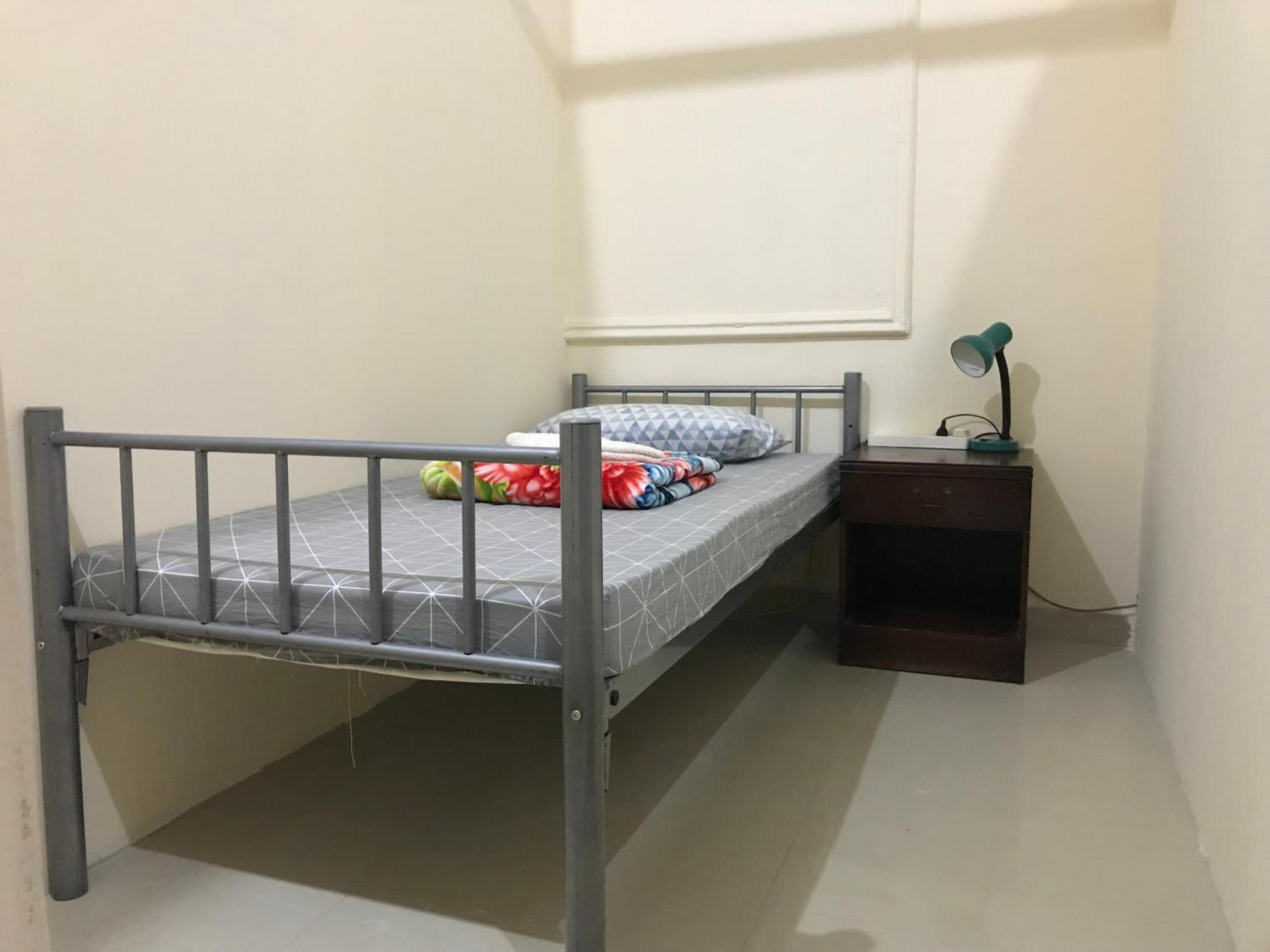 Backpacker'S Bed - No Parking Space Abu Dhabi Exteriör bild